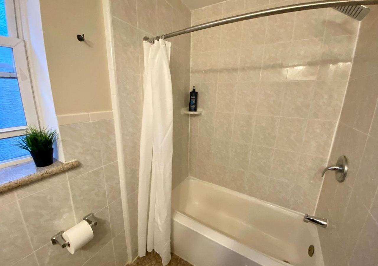 Historic Townhouse Oasis With En-Suite Bathroom Philadelphia Room photo
