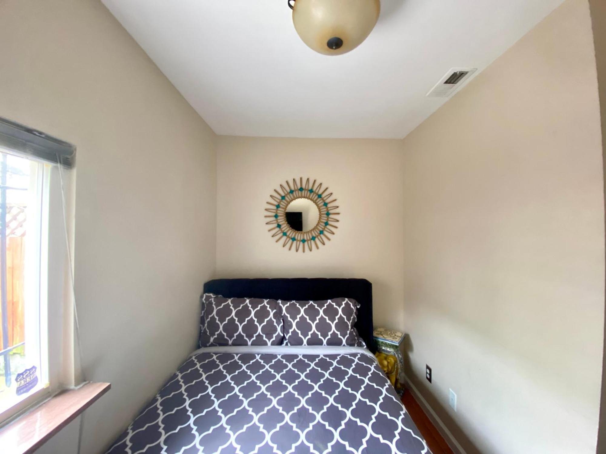 Historic Townhouse Oasis With En-Suite Bathroom Philadelphia Exterior photo